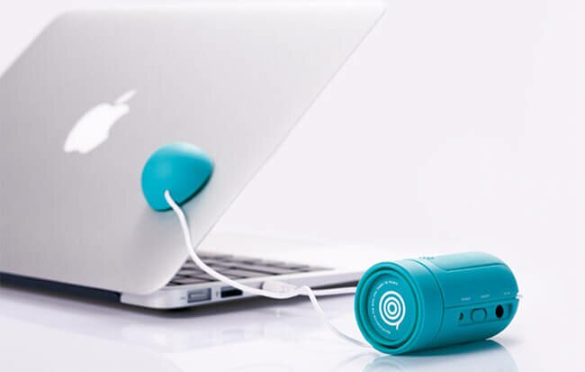 Виброколонка X-vibe, играющая через монитор ноутбука